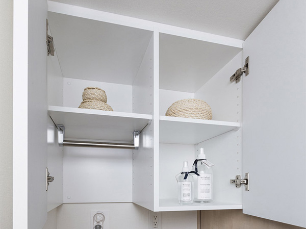 Bathing-wash room.  [Cupboard hanging on the Laundry Area] In Laundry Area top, Installation convenient hanging cupboard for storage, such as a detergent. And you can clean organize the clutter easy to space, It can also be performed efficiently and housework. (Same specifications)