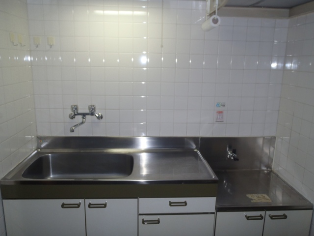 Kitchen. Two-burner gas stove installation Allowed