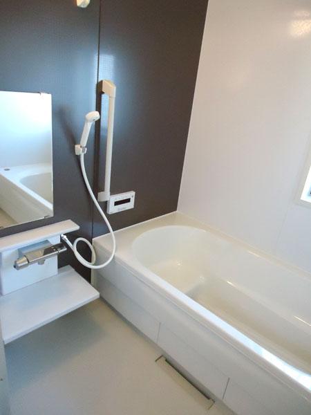 Bathroom. 5 Building bathroom (March 2013 shooting)