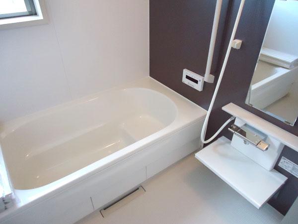 Bathroom. 14 Building bathroom (March 2013 shooting)