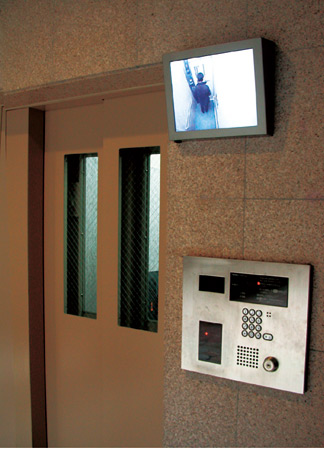 Security.  [EV within the monitoring monitor (lease method), security window] The monitor of the first floor elevator hall, You can check at all times the interior of the state. Also we have established security window so as not to behind closed doors.