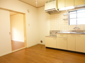 Living and room. 6 Pledge, Spacious dining kitchen