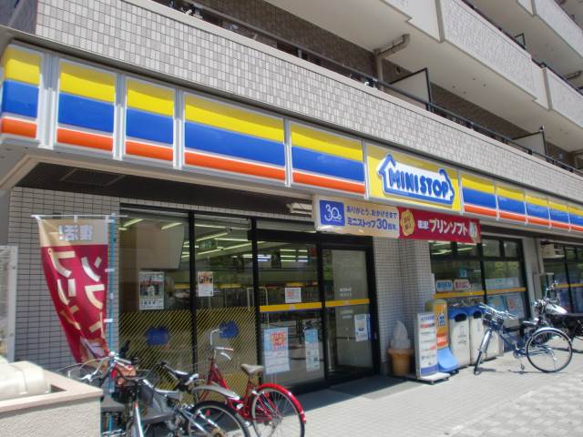 Convenience store. MINISTOP Nanko-cho store (convenience store) to 153m