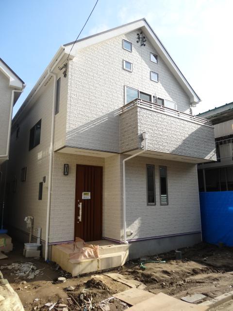 Local appearance photo. Local (12 May 2013) Shooting