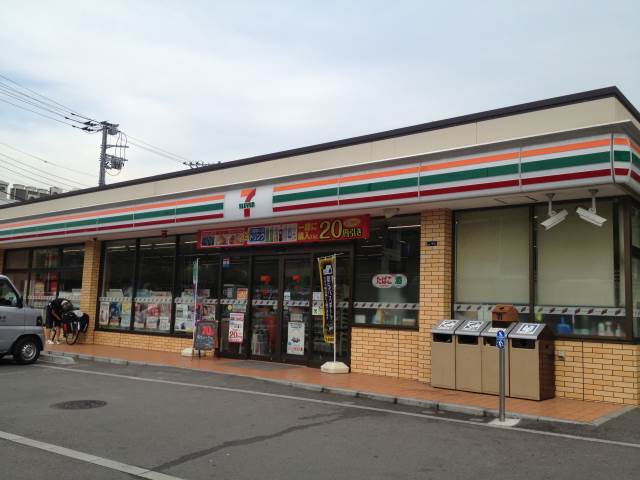 Convenience store. Seven-Eleven 373m to Kawasaki Komukai Higashiten (convenience store)