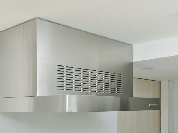 Kitchen.  [Stainless steel range hood] Rectifying plate having a high suction force is your easy-care made of enamel. Will also be beautiful just wipe a quick stubborn oil stains.