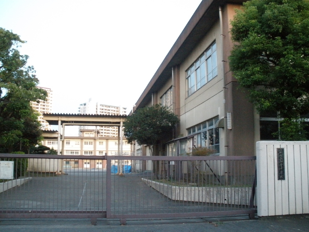 Junior high school. Municipal Miyuki junior high school With Dinner 4-2-1 until the (junior high school) 450m
