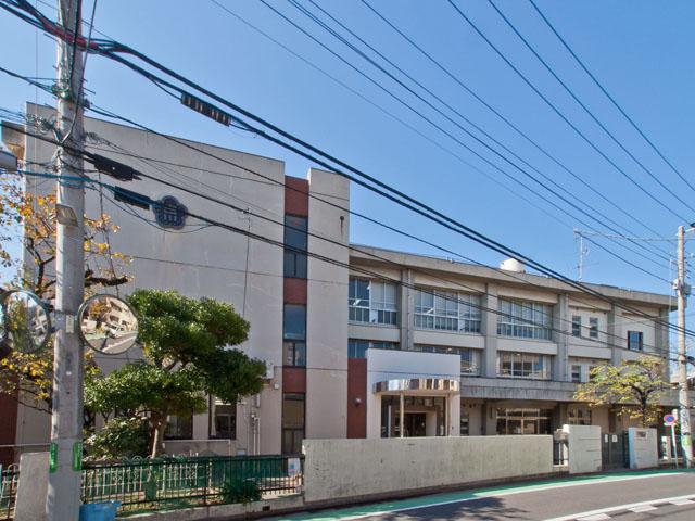 Primary school. 313m to Kawasaki City Furukawa Elementary School