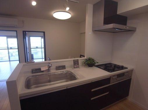 Kitchen. ~ 12 / 20 interior was completed ~ System kitchen of state-of-the-art amenities