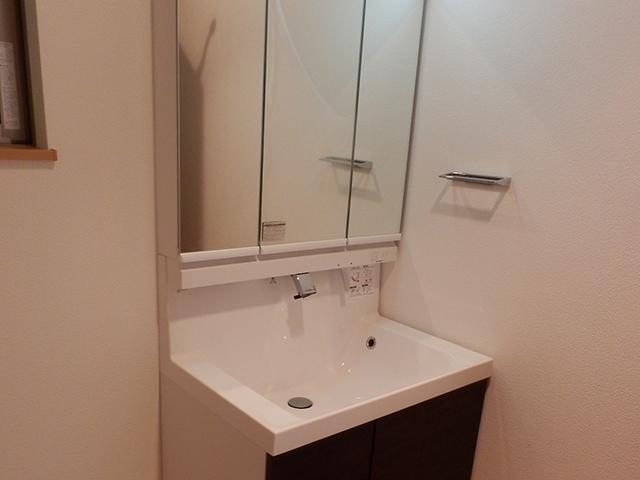 Same specifications photos (Other introspection). The company specification example  Washroom