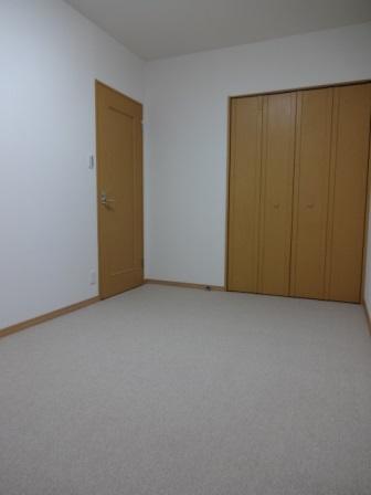 Non-living room. Indoor (12 May 2013) Shooting