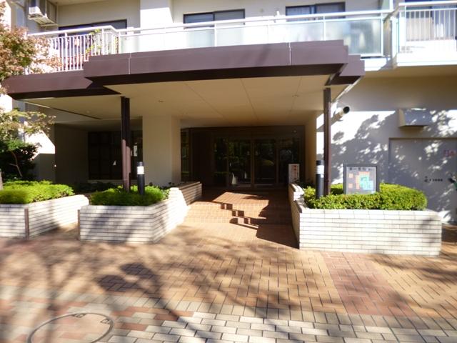 Entrance. Common areas