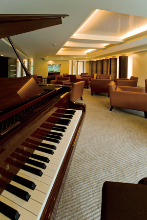 Shared facilities.  [Lounge which arranged the piano] Set up a piano to people gather lounge. Is a calm space, such as the hotel is like a formality.