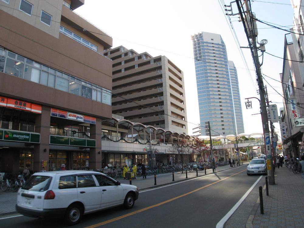 Shopping centre. Kashimada Station shopping center, Thousand mall.