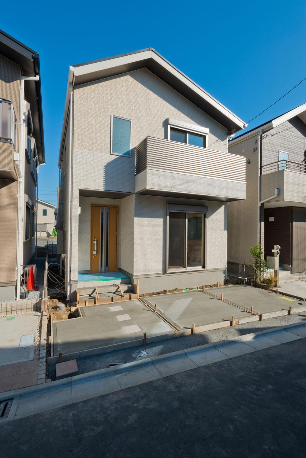 Local appearance photo. State of Building 2