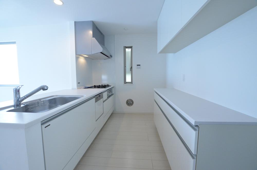 Kitchen. Also impetus conversation family in happy face-to-face kitchen!