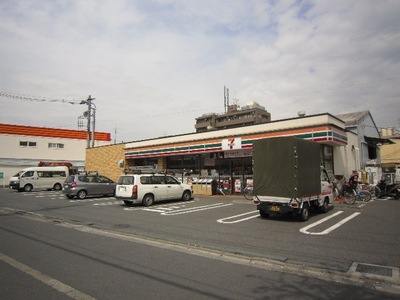 Convenience store. Seven-Eleven Kawasaki Minamikase 3-chome up (convenience store) 211m