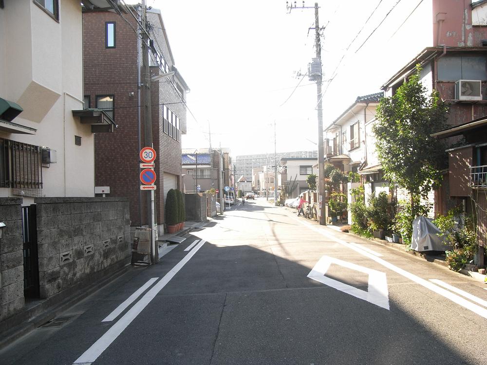 Local photos, including front road. Local (2013. November) Shooting