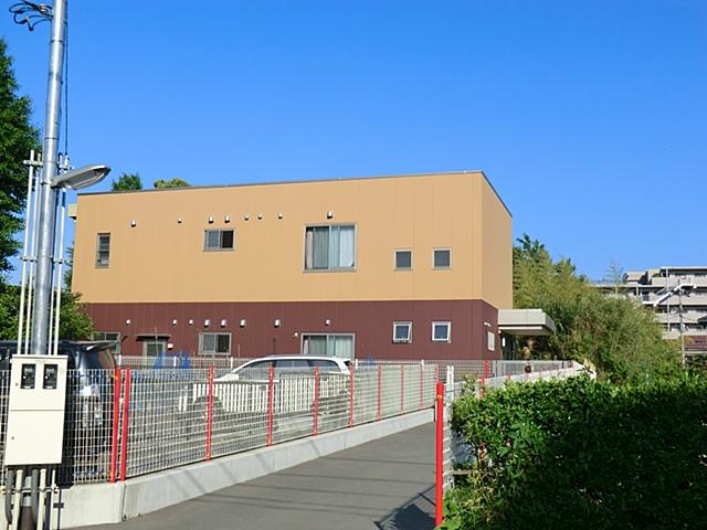 kindergarten ・ Nursery. It is very encouraging for the two-earner of the married couple and there is a nursery school near 350m to the background color nursery Shin-Kawasaki in.