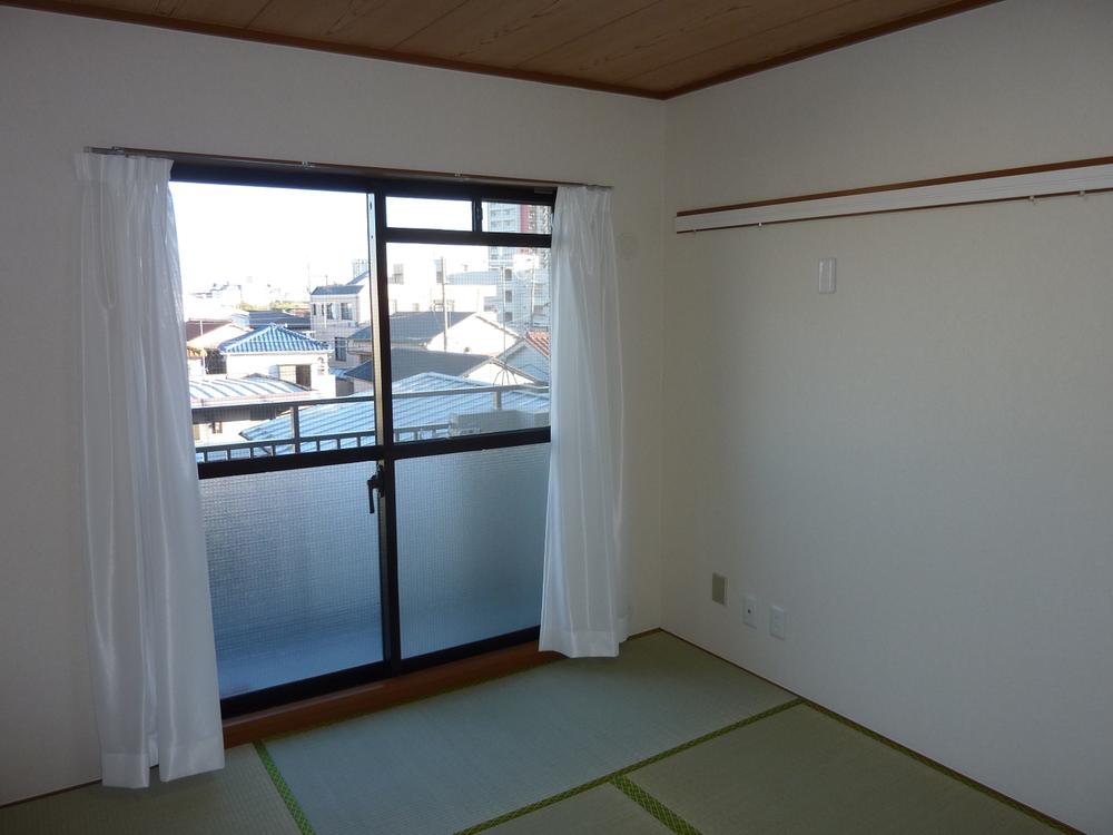 Non-living room. 6 is a Pledge of Japanese-style room. Closet is also excellent storage capacity.
