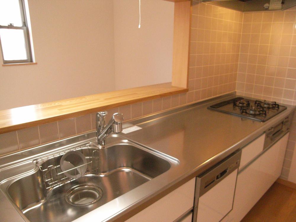 Local appearance photo. Water purifier integrated faucet! This is a system kitchen with a happy dishwasher!