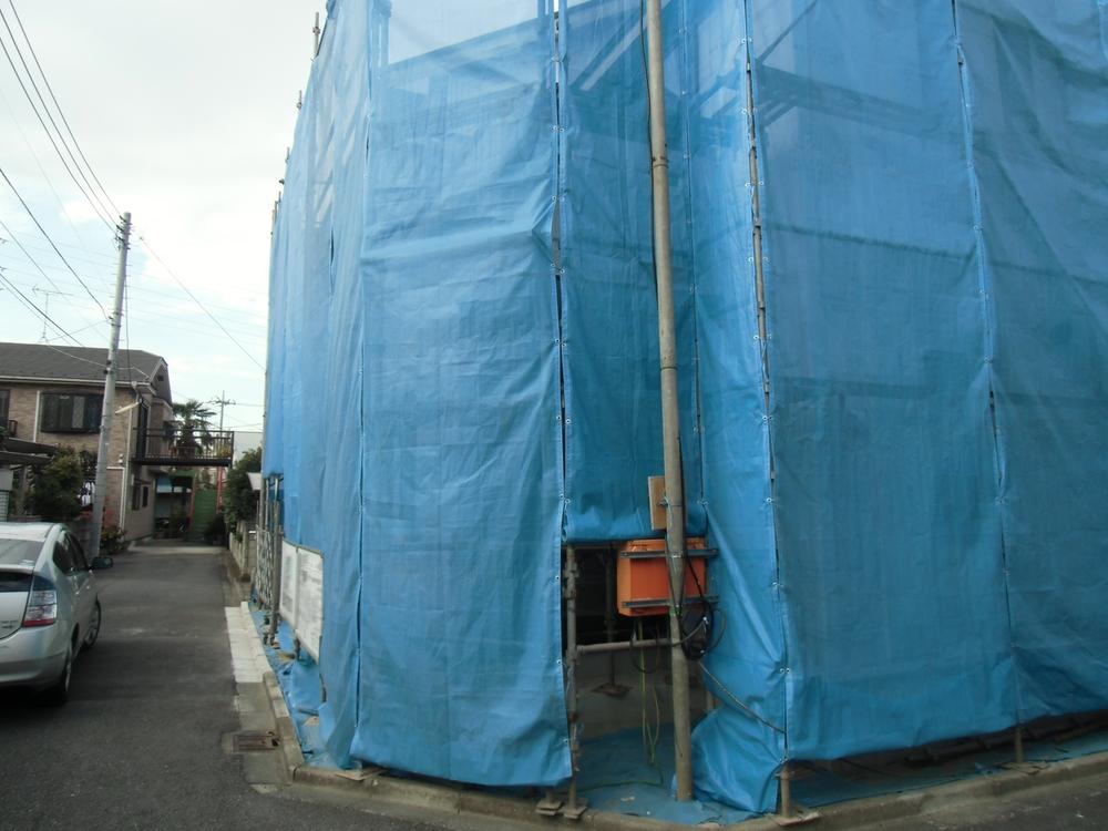 Local photos, including front road. Local (11 May 2013) Shooting