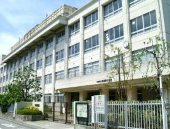 Primary school. Minamikase until elementary school 450m
