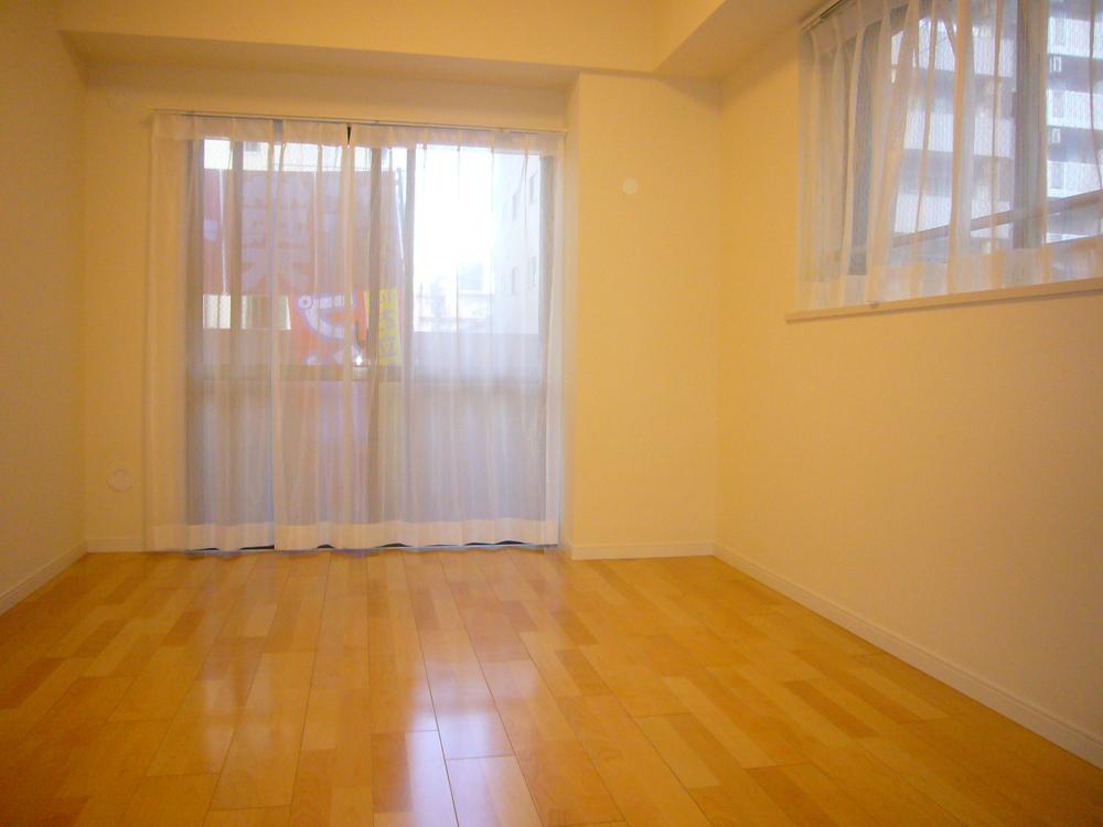 Non-living room. Indoor (12 May 2013) Shooting