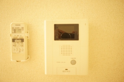 Security. TV is a monitor with intercom ☆