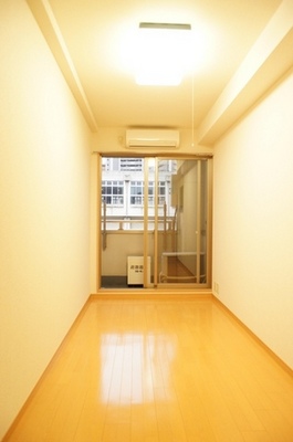 Other room space.  ※ It is a photograph of the inverted type of room.