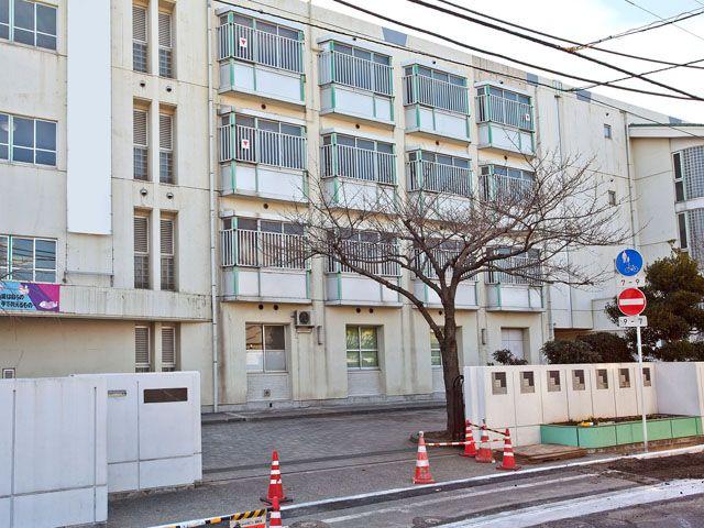 Junior high school. Kawasaki Municipal Minamikase until junior high school _ 880m