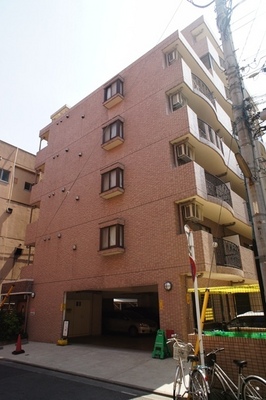 Building appearance. This apartment is located in a good location that the station near while a quiet residential area
