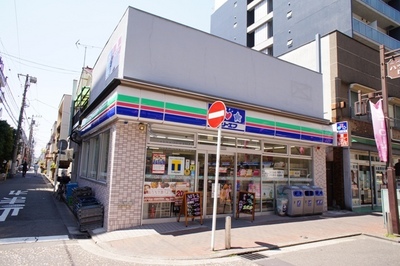 Convenience store. Three F Kawasaki Minamikawara store up (convenience store) 111m
