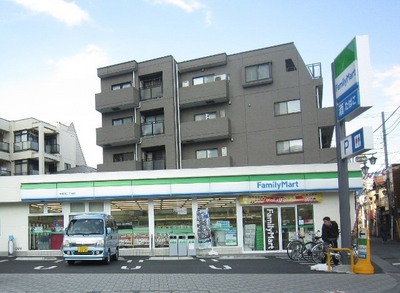 Convenience store. FamilyMart Nakasaiwai cho Sanchome store up (convenience store) 181m