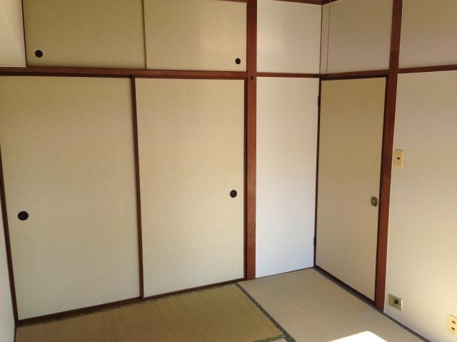 Non-living room. Balcony side Japanese-style room