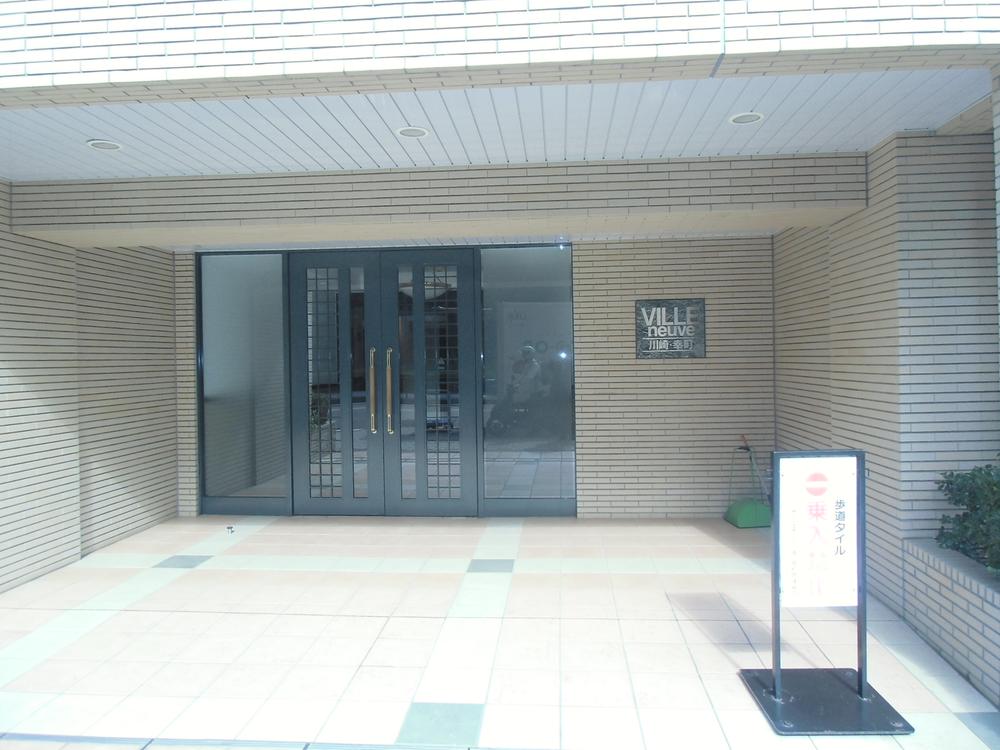 Entrance. Common areas