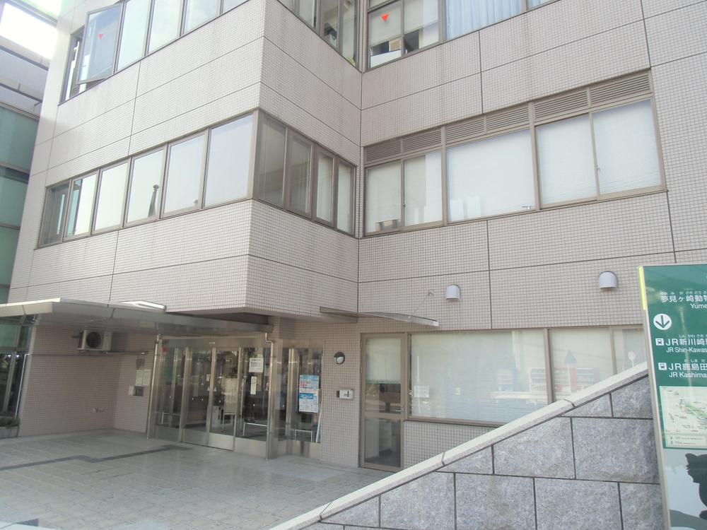 Government office. Hiyoshi 400m branch to Government Building, Health and Welfare Center, library, Community centers such as multi-purpose