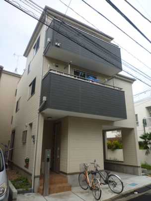 Local appearance photo. Exterior 1 (2013 October shooting)