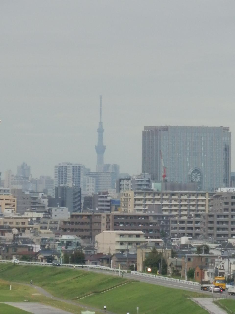 View photos from the dwelling unit. View from the site (October 2013) Shooting You views of the Sky Tree