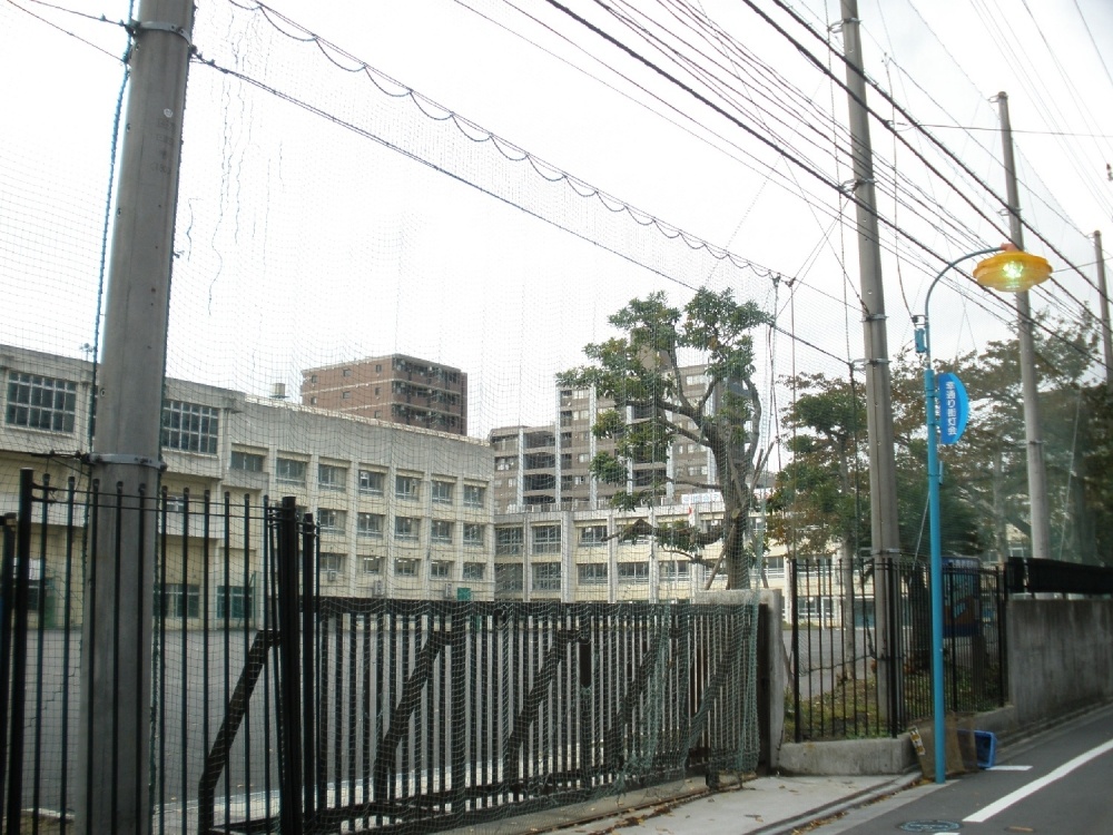 Junior high school. Municipal Minamikawara junior high school 441m until Nakasaiwai cho 4-31 (junior high school)