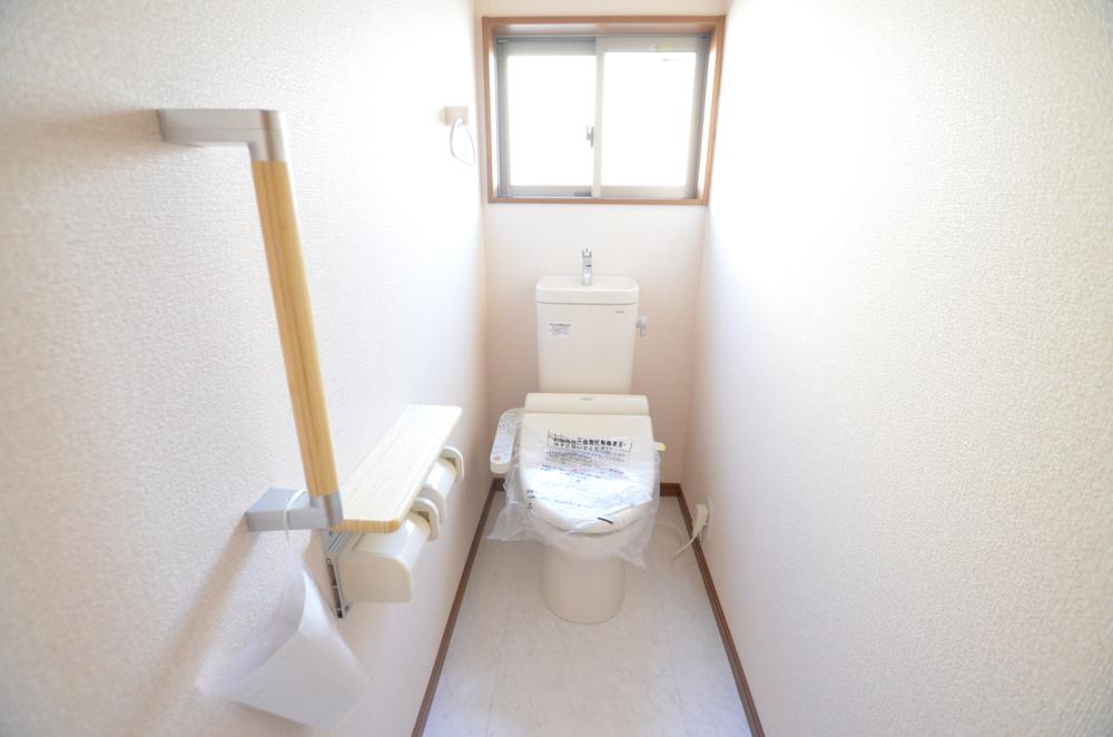 Toilet. Indoor (12 May 2013) Shooting