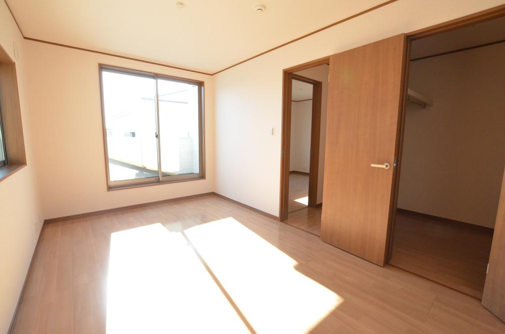 Non-living room. Indoor (12 May 2013) Shooting