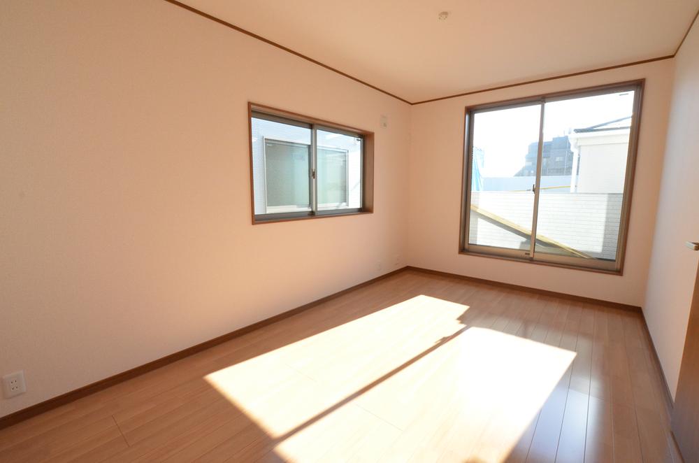 Non-living room. Indoor (12 May 2013) Shooting