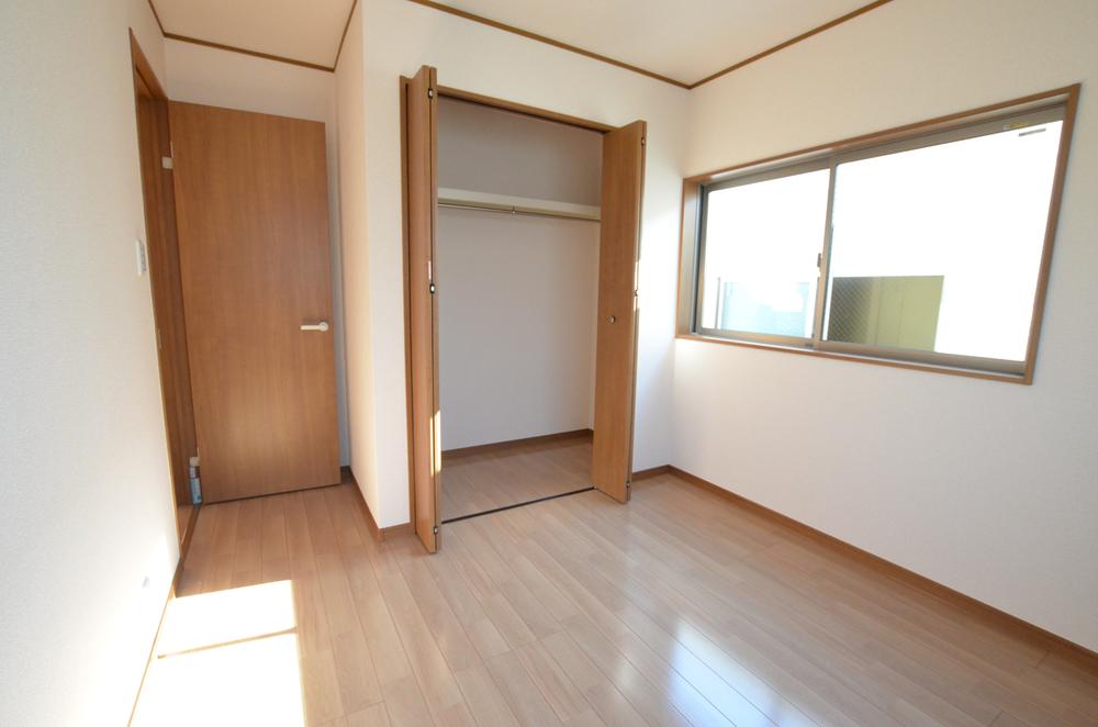 Non-living room. Indoor (12 May 2013) Shooting