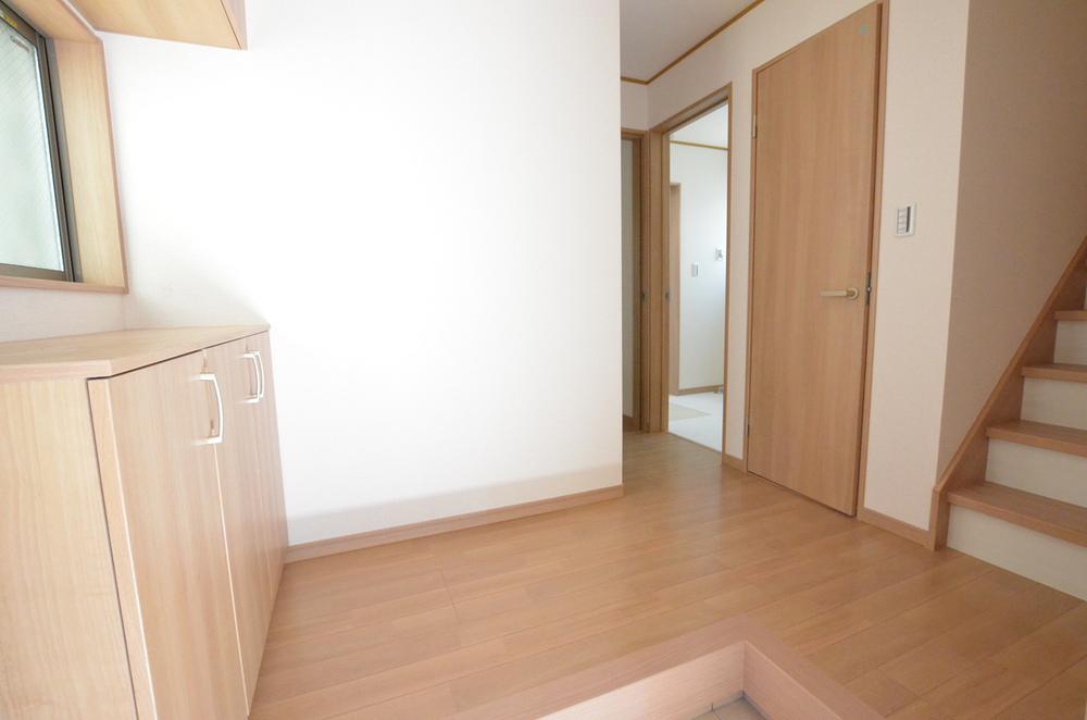 Entrance. Indoor (12 May 2013) Shooting