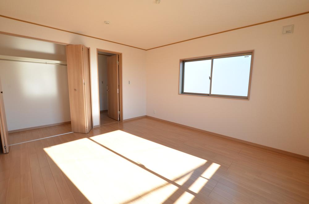 Non-living room. Indoor (12 May 2013) Shooting