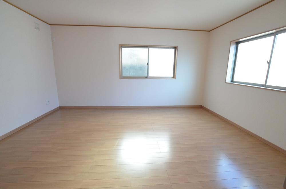 Non-living room. Indoor (12 May 2013) Shooting