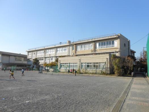 Primary school. 223m to Kawasaki City Furukawa Elementary School