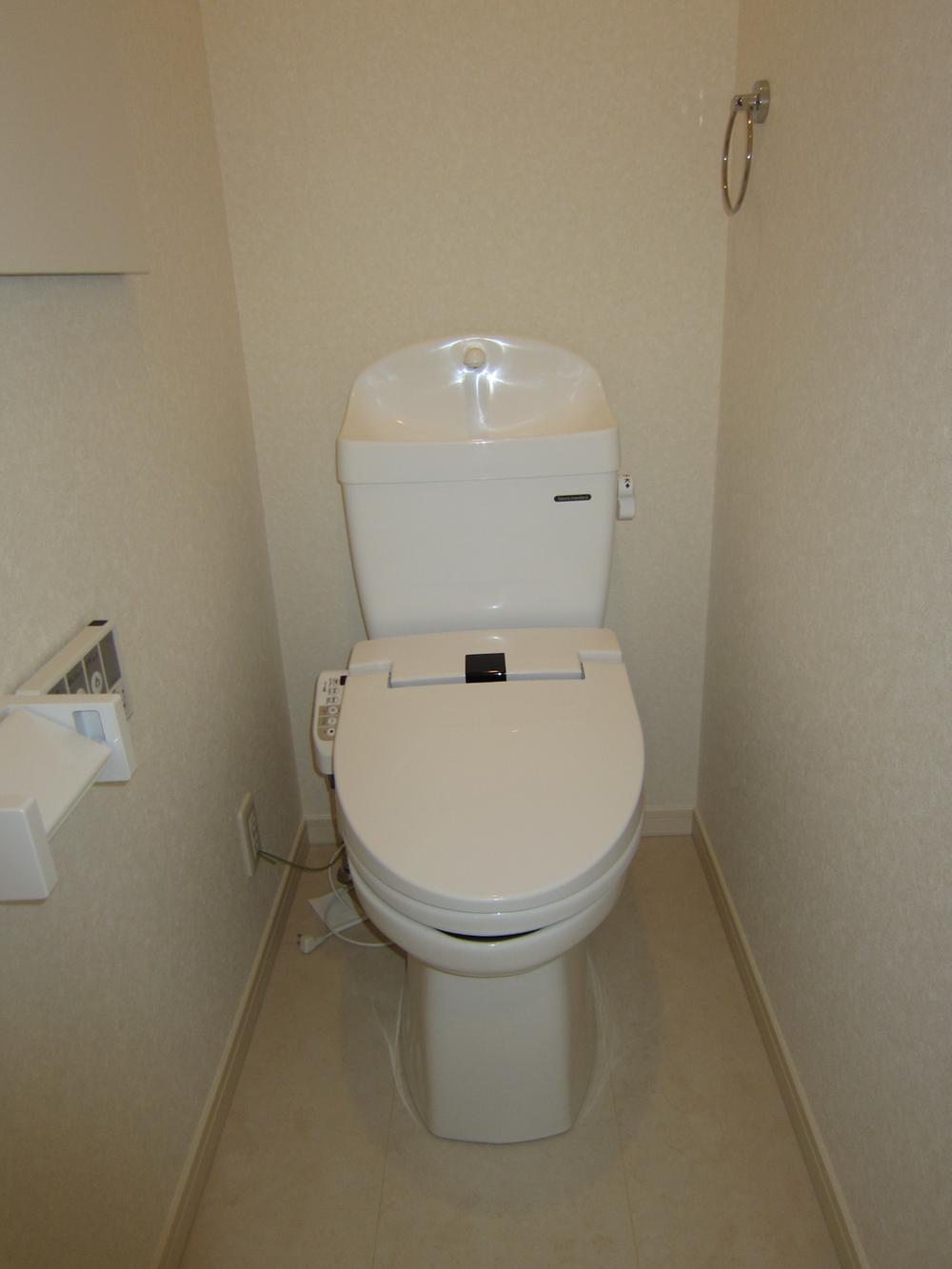 Toilet. Indoor (July 2013) Shooting