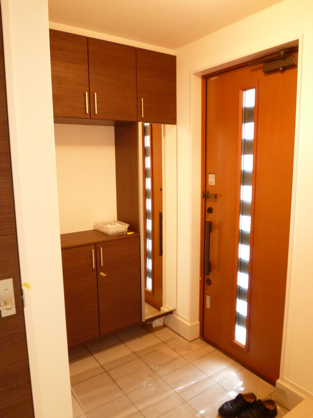 Entrance. Local (11 May 2013) Shooting